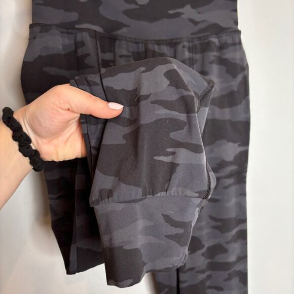 Athleta Salutation Camo Jogger High Rise - Picture 6 of 9
